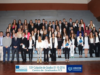 Foto grupal 135º Colación de Grado 